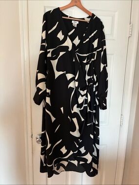 DKNY Black and White Long Sleeve Abstract Wrap Dress